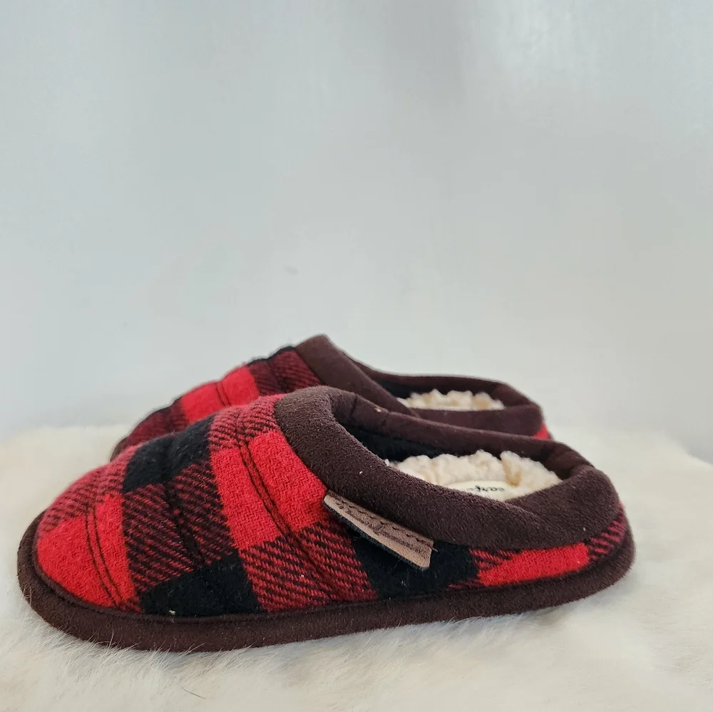 Dearfoam Kids Red & Black Plaid Slippers, Size 9-10